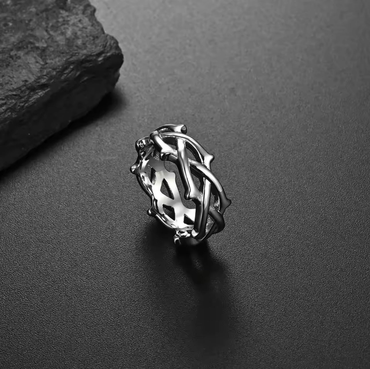 Vine Thorn Ring